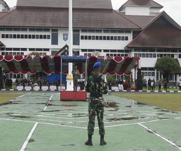 Pimpin Upacara Peringatan Hari Pahlawan, Gubernur Hidayat Arsani Sampaikan Amanat Peringatan Hari Pahlawan
