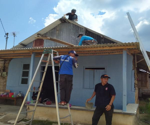 Rehabilitasi Sosial Rumah Warga Korban Bencana Alam oleh TAGANA 