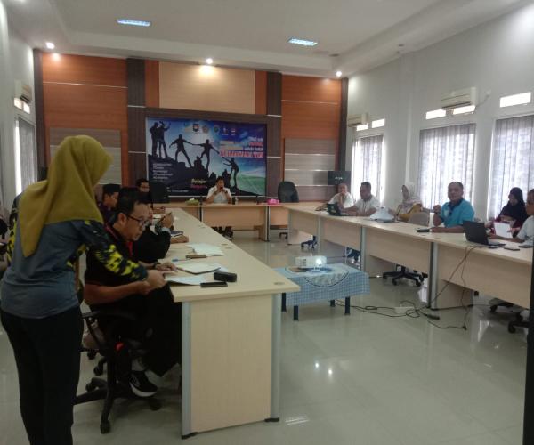 Bahas Capaian Realisasi Anggaran Hingga Triwulan III, KADINSOSPMD Pimpin Rapat Evaluasi Anggaran