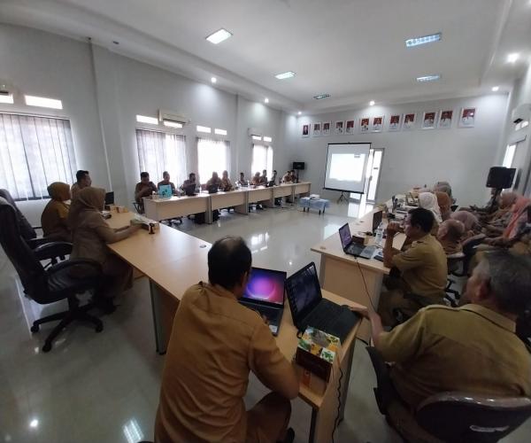 DINSOSPMD dan BKPSDMD Adakan Sosialisasi Peraturan PERMENPAN RB No 6 Tahun 2022 Perihal Penyusunan dan Evaluasi Penilaian Sasaran Kinerja BERAKHLAK