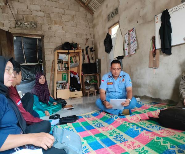 Kadinsos PMD, Tinjau Penerima Bantuan Kewirausahaan Sosial Keluarga.