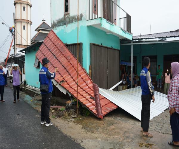 Puting Beliung Terjang Pangkalpinang, Tagana Babel Sigap Menuju Lokasi
