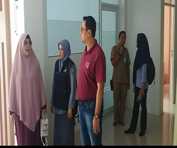 Serahkan Bantuan ke LKSLU Rumah Berbagi Al Mughni, Budi Beri Saran Ini