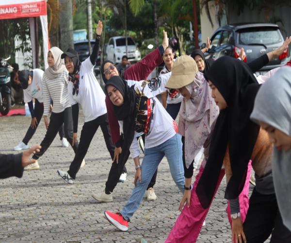 Senam Sehat Bugar Pegawai DINSOSPMD  