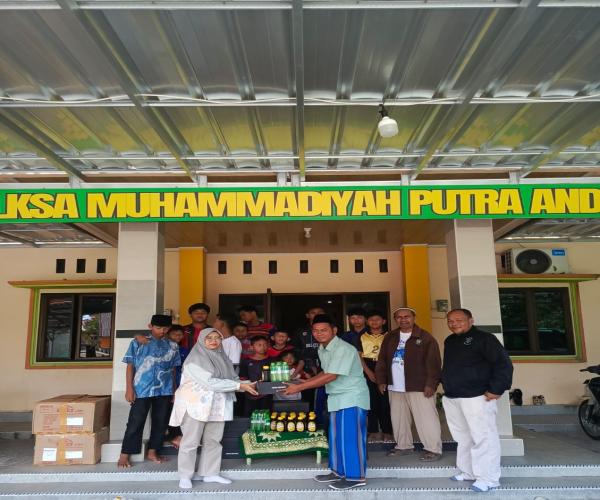 Tim Layanan Rehabilitasi Sosial Salurkan Bantuan Bagi Warga Pemerlu Layanan