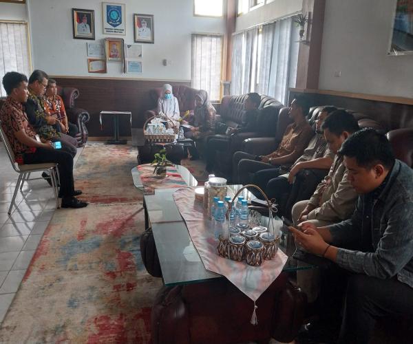 Sharing Informasi Perihal Penyelenggaraan Perlindungan Jaminan Sosial, Anggota Dewan DPRD Kab.Bangka Audiensi Ke DINSOSPMD
