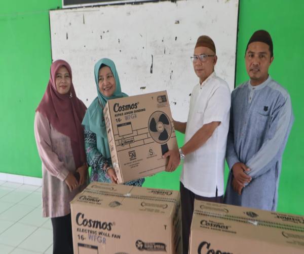 Penyerahan Program Bantuan Rehabilitasi Sosial Anak Pemerintah Provinsi Kepada Lembaga Kesejahteraan Anak Di Kota Pangkalpinang