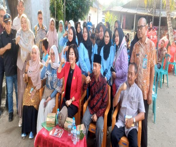 Pendampingan Kegiatan Reses Anggota DPRD Provinsi, Plt Kepala DINSOSPDM Sampaikan Terkait Penerapan DTSEN Penerima Bantuan Sosial 