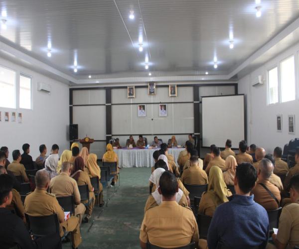 Plt Kepala DINSOSPMD Hadiri RAKOR Pembagian Bibit Cabai Rakyat “ GENCAR”, Bahas Kesiapan Pendataan dan Pendistribusian. 