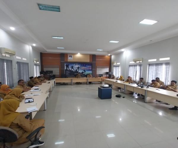 Akselerasi Realisasi Belanja Publik Penyelenggaraan Kesejahteraan Sosial dan Pemberdayaan Masyarakat, Plt Kepala Dinas Sosial PMD Pimpin Rapat Evaluasi Internal