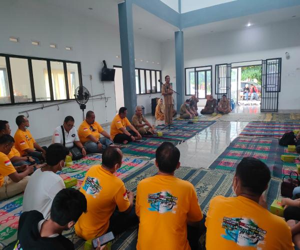 Peduli Sesama Fortuner Indonesia Club Sambangi UPTD Bina Serumpun