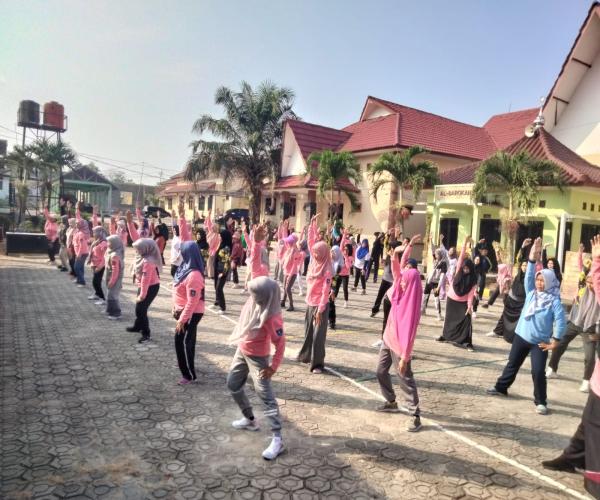 Senam Jantung Sehat bersama DWP DinsosPMD Babel Sehati Entrasol, Prodia, B29 Pangkalpinang