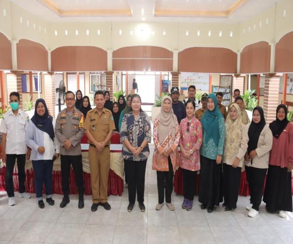 Tim PKK Dinsos PMD Babel ikut Pendampingan PKK Babel bantu Sosialisasikan Bantuan Keuangan  Stunting & Ibu Hamil KEK di Selat Nasik 