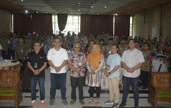 Kepala Bidang LIMJAMSOS PB, Suryadi. S.Ag yang mewakili pimpinan bersama dengan pimpinan Bank HIMBARA foto bersama dengan SDM PKH Kepala Bidang LIMJAMSOS PB, Suryadi. S.Ag yang mewakili pimpinan bersama dengan pimpinan Bank HIMBARA foto bersama dengan SDM PKH