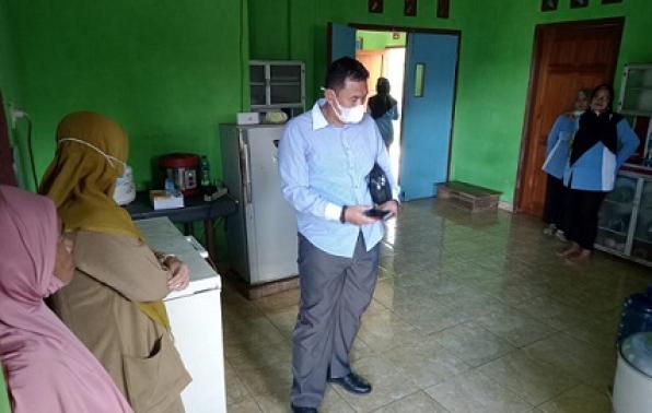 Monitoring kondisi sarpras dapur umum di panti
