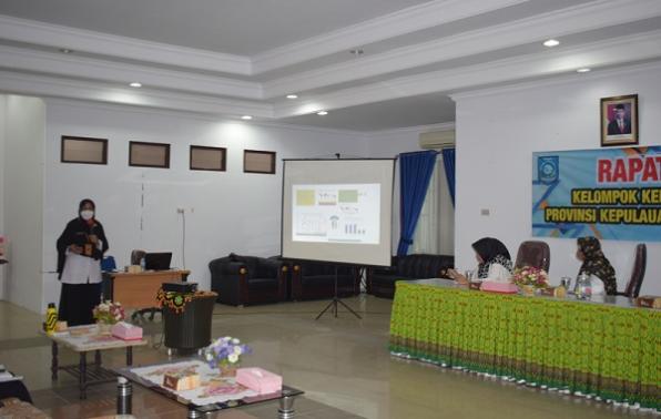 Dr Hastuti saat memberikan pengarahan terkait strategi pelayanan POSYANDU