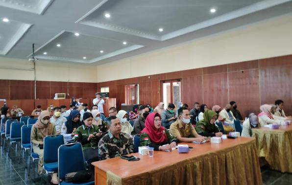 Para pekerja sosial masyarakat yang ada di kabupaten belitung mengikuti kegiatan sosialisasi penerapan aplikasi SENTRAL Para pekerja sosial masyarakat yang ada di kabupaten belitung mengikuti kegiatan sosialisasi penerapan aplikasi SENTRAL