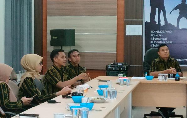 Tim dari Instansi Dinas Pemberdayaan Masyarakat Desa Provinsi Jawa Timur dalam kunjungan kerjanya ke pemprov bangka belitung