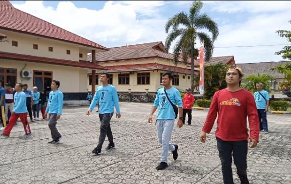 Lomba membawa kelereng regu pria