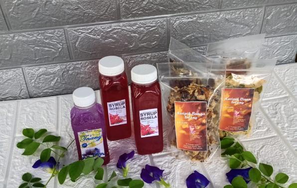 Hasil pelatihan foto produk karya ibu-ibu kelompok wanita tani Hasil pelatihan foto produk karya ibu-ibu kelompok wanita tani