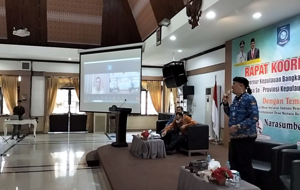 Pj.Gubernur Suganda Pandapotan Pasaribu melalui sambung via zoom menyampaikan pengarahannya kepada kepada kepala desa Se Bangka Belitung saat kegiatan Rapat Koordinasi hari ini senin (17/07) di ruang mahligai rumah dinas gubernur, Air Itam-Pangkalpinang Pj.Gubernur Suganda Pandapotan Pasaribu melalui sambung via zoom menyampaikan pengarahannya kepada kepada kepala desa Se Bangka Belitung saat kegiatan Rapat Koordinasi hari ini senin (17/07) di ruang mahligai rumah dinas gubernur, Air Itam-Pangkalpinang
