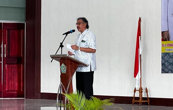Pj Gubernur Ridwan Djamalludin memberikan sambutan pada peringatan ke 51 Hari Gerak Kesatuan PKK se Bangka Belitung, kamis (09/03/2023)