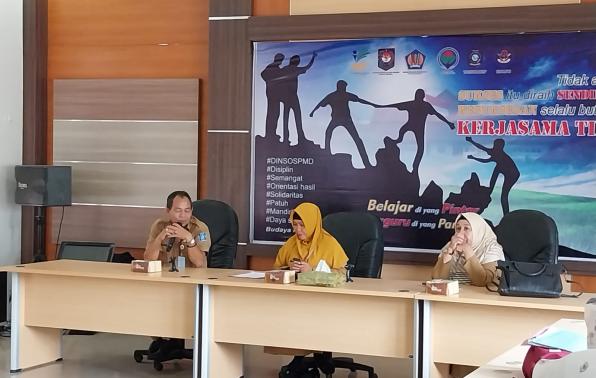 Pembukaan kegiatan pembekalan dan sosialisasi oleh Plt Sekretaris,Sri Kusmala Pembukaan kegiatan pembekalan dan sosialisasi oleh Plt Sekretaris,Sri Kusmala