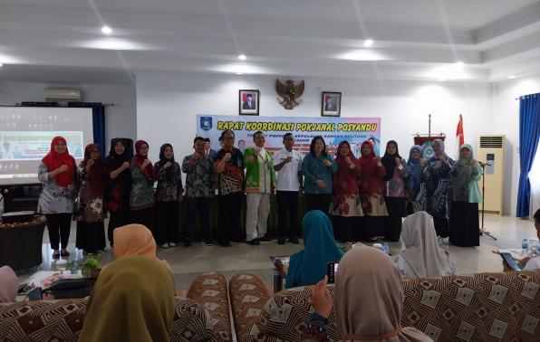 Foto bersama Pj Gubernur Suganda Pandapotan bersama penjabat ketua TP.PKK Maya Suganda Pandapotan Pasaribu bersama seluruh kader LKD Posyandu Foto bersama Pj Gubernur Suganda Pandapotan bersama penjabat ketua TP.PKK Maya Suganda Pandapotan Pasaribu bersama seluruh kader LKD Posyandu