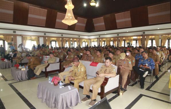 Kepala Desa se bangka belitung mengikuti kegiatan pembekalan Desa Membangun pada kegiatan Rapat Koordinasi dengan Pj Gubernur. Kepala Desa se bangka belitung mengikuti kegiatan pembekalan Desa Membangun pada kegiatan Rapat Koordinasi dengan Pj Gubernur.