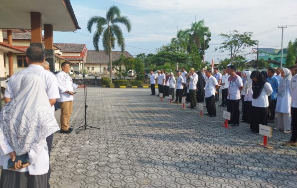 Pembinaan Pegawai oleh Kepala Dinas Sosial dan PMD, Budi Utama 