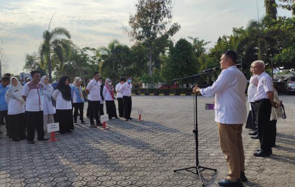 Pembinaan Pegawai oleh Kepala Dinas Sosial dan PMD, Budi Utama 