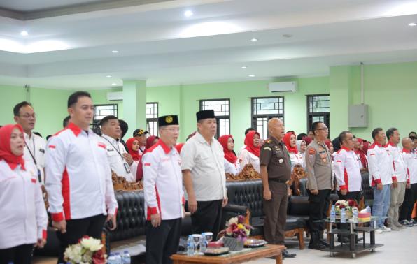 Gubernur Hidayat Arsani bersama dengan Ketua DPP ABPEDNAS beserta sekretaris ABPEDNAS dan FORKOMPIMDA yang diwakili