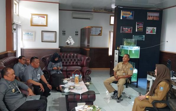 Audiensi Kepala Divisi Peraturan Perundangan-Undang dan Pembinaan Hukum (P3H) Kemenkum RI Kantor Wilayah Kep.Bangka Belitung, Feri Pontoh bersama dengan jajarannya terkait penyelenggaraan POSBANKUM Desa