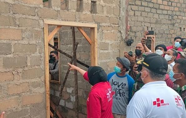 Menteri Sosial RI Ibu Tri Rismaharini meninjau dan meresmikan pembanguan RUTILAHU Desa Tanjuung pada Peringatan HKSN 2021 di Kota Mentok, Kab.Bangka Barat Menteri Sosial RI Ibu Tri Rismaharini meninjau dan meresmikan pembanguan RUTILAHU Desa Tanjuung pada Peringatan HKSN 2021 di Kota Mentok, Kab.Bangka Barat
