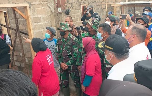 Menteri Sosial RI Ibu Tri Rismaharini didampingi Gubernur Erzaldi meninjau dan meresmikan pembanguan RUTILAHU Desa Tanjung pada Peringatan HKSN 2021 di Kota Mentok, Kab.Bangka Barat Menteri Sosial RI Ibu Tri Rismaharini didampingi Gubernur Erzaldi meninjau dan meresmikan pembanguan RUTILAHU Desa Tanjung pada Peringatan HKSN 2021 di Kota Mentok, Kab.Bangka Barat