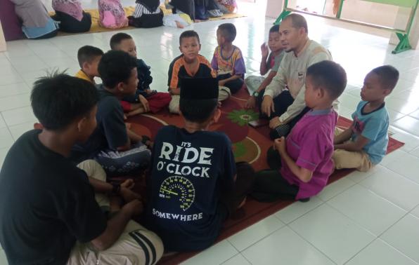 Pendampingan penyuluhan sosial oleh Penyuluh Sosial DINSOSPMD kepada anak-anak di dalam panti sosial anak (LKSA) Kota Pangkalpinang