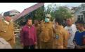 Bupati bangka tengah, Algafri Rahman bersama dengan aparat pemerintah kabupaten/provinsi, aparat keamanan TNI/POLRI dan pemerintah desa kebintik melakukan peninjauan korban bencana angin puting beliung yang terjadi sore hari ini selasa (29/03/2022) di desa kebintik kabupaten bangka tengah.