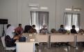 Anggota DPRD Bangka Tengah saat mendiskusikan mengenai penyelesaian batas desa antar wilayah kabupaten/kota