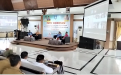 Pj.Gubernur Suganda Pandapotan Pasaribu melalui sambung via zoom menyampaikan pengarahannya kepada kepada kepala desa Se Bangka Belitung saat kegiatan Rapat Koordinasi hari ini senin (17/07) di ruang mahligai rumah dinas gubernur, Air Itam-Pangkalpinang