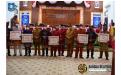 Foto bersama Gubernur Erzaldi Rosman dan jajaran pimpinan DPRD dengan kepala desa penerima penghargaan kategori Desa dengan PAD terbesar pada HUT Provinsi Babel ke 21.