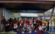 Foto bersama Kepala DINSOSPMD, Budi Utama dengan pekerja sosial masyarakat dan para penyandang disabilitas mental