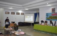 Dr Hastuti saat memberikan pengarahan terkait strategi pelayanan POSYANDU
