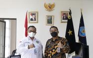 Kadin sosial dan PMD, Budi Utama (berbaju batik) dan Kepala BNNP Kep. Bangka Belitung Brigjen M.Z.Mutaqien